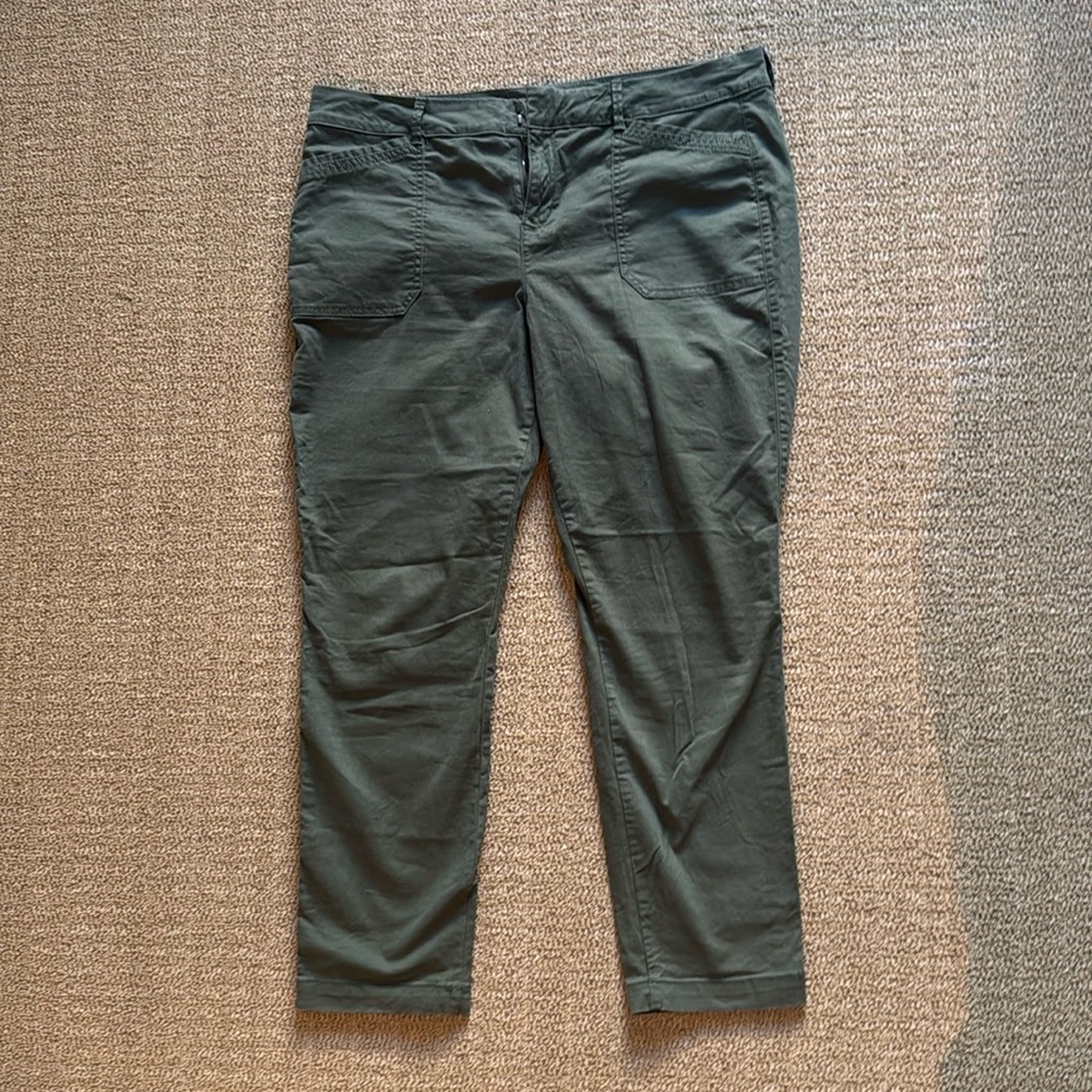 Old Navy Pixie Chino Pants